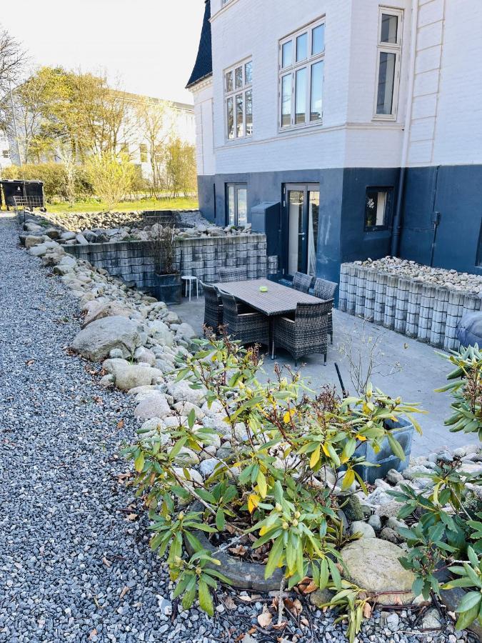 Aday - Central Charming Apartment With Terrace Aalborg Buitenkant foto